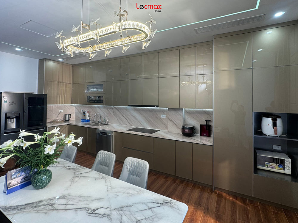 Tủ bếp inox cánh kính nhà chị Ngà Tủ bếp inox cánh kính nhà chị Ngà