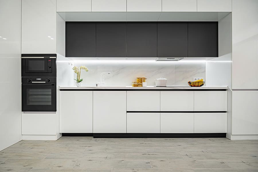 Mẫu tủ bếp inox 304 chữ I tone trắng hiện đại